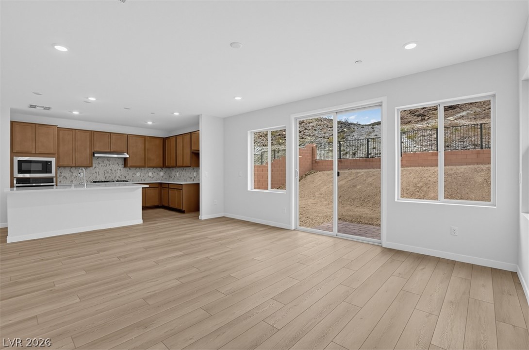 46 Via Montoro Property Photo 3