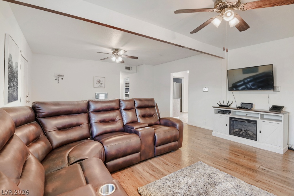 11 Washington Way Property Photo 5