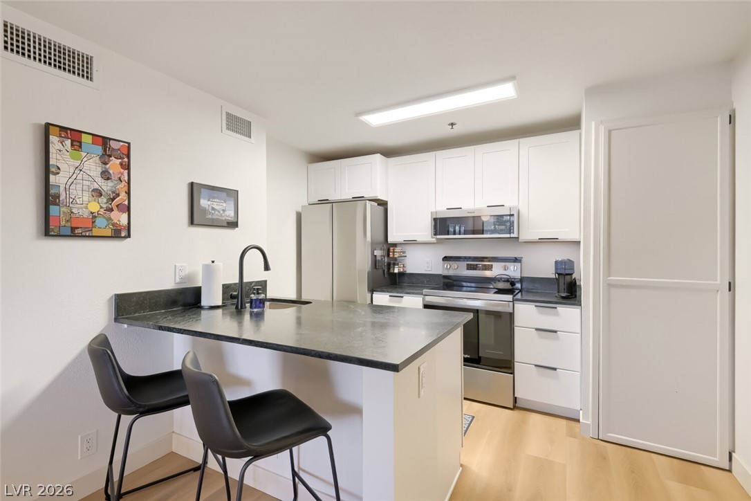 2826630 Property Photo 3