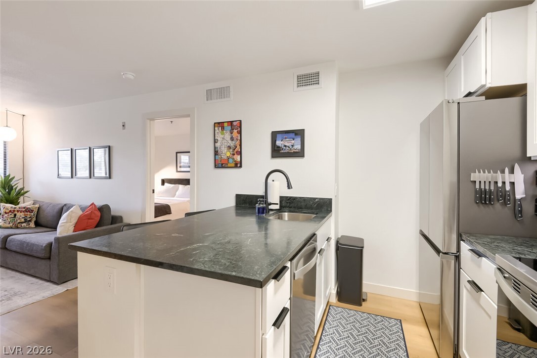 2826630 Property Photo 6