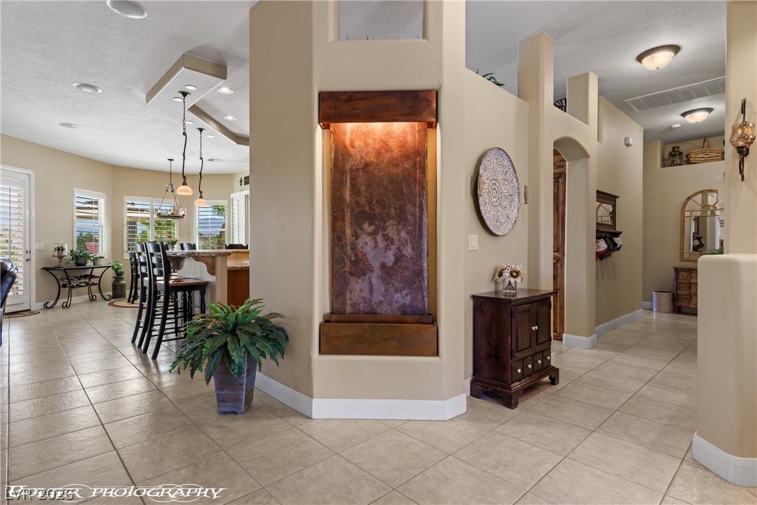 560 Rolling Hills Drive Property Photo 14