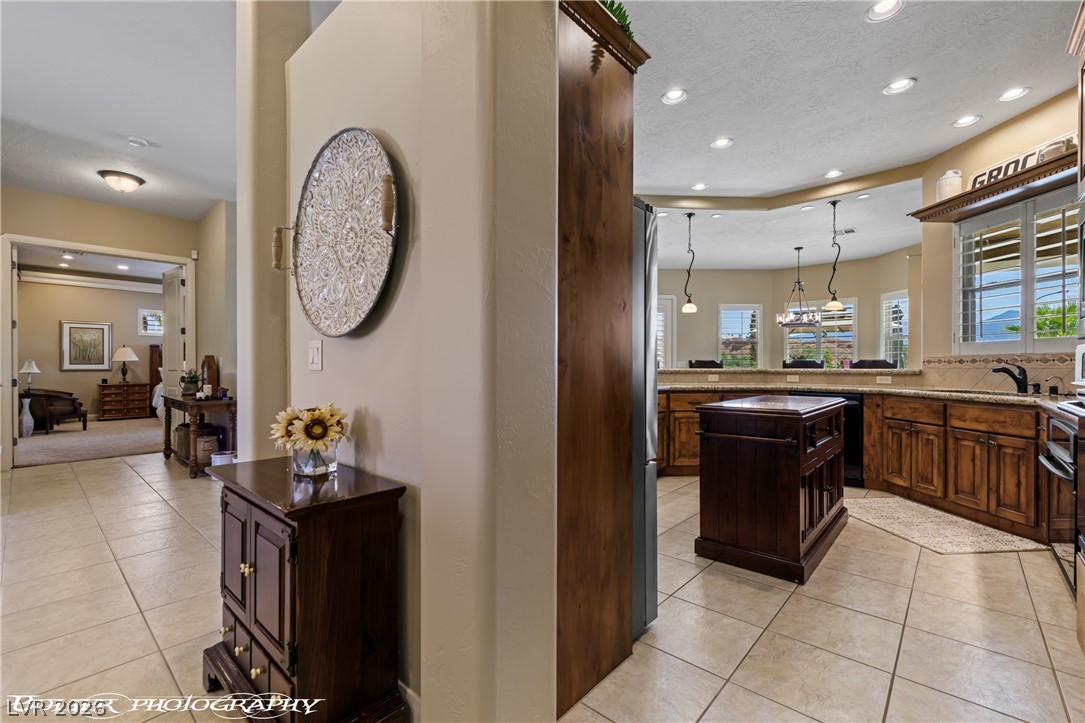 560 Rolling Hills Drive Property Photo 35