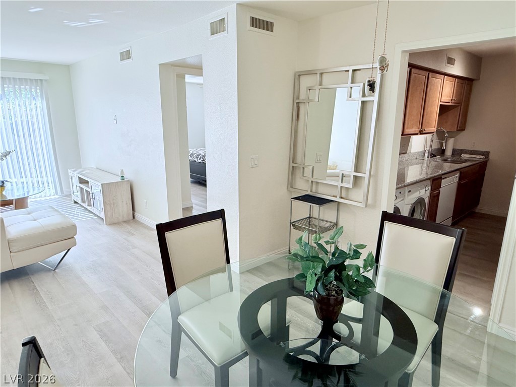650 Oakmont Avenue 2109 Property Photo 4