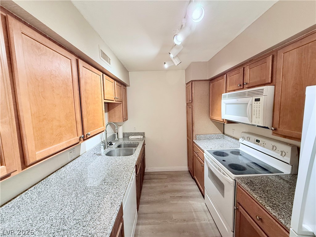 650 Oakmont Avenue 2109 Property Photo 6