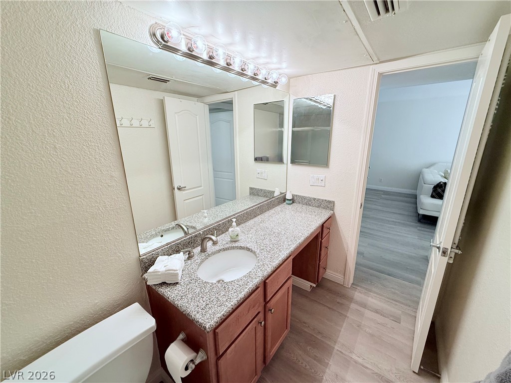 650 Oakmont Avenue 2109 Property Photo 11