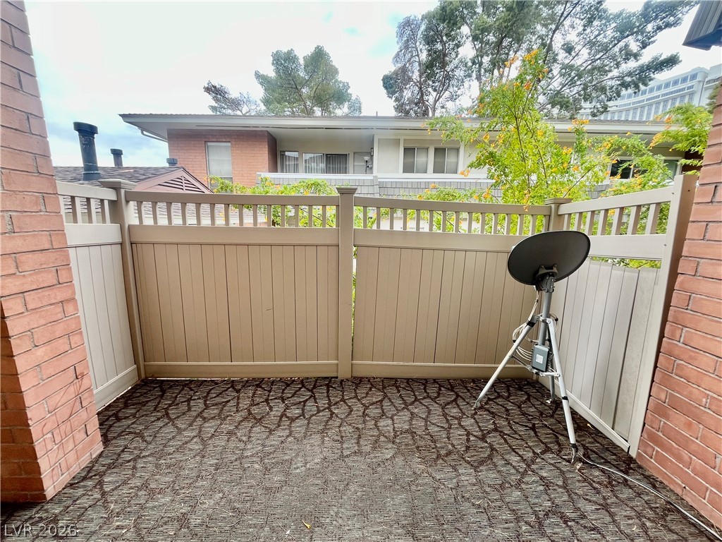 650 Oakmont Avenue 2109 Property Photo 17