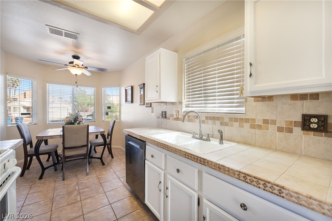 6361 Canyon Dawn Avenue Property Photo 16