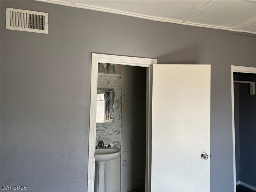 15 Washington Way Property Photo 9