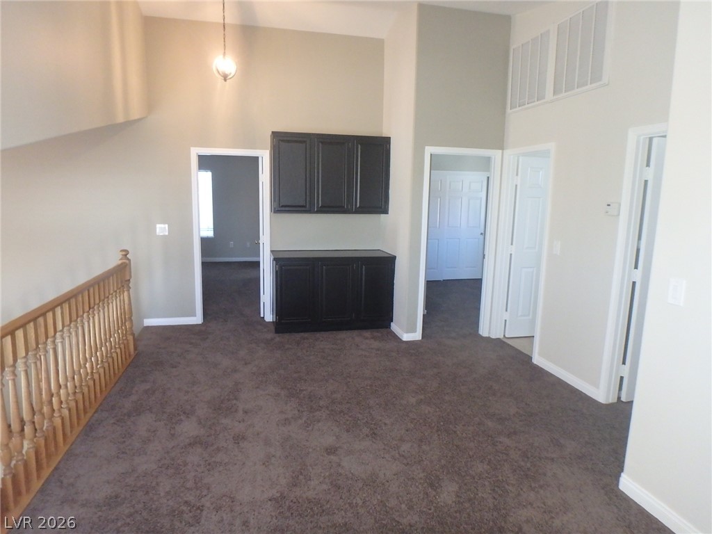 8421 Gillette Avenue - Property Photo 9
