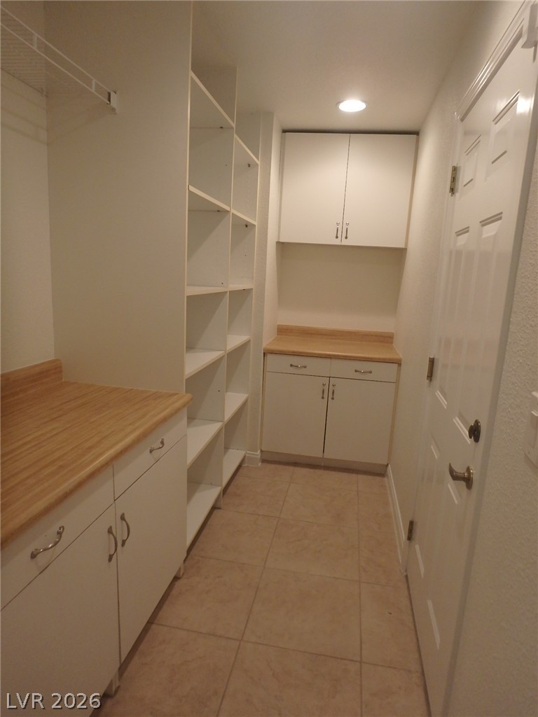 8421 Gillette Avenue - Property Photo 16
