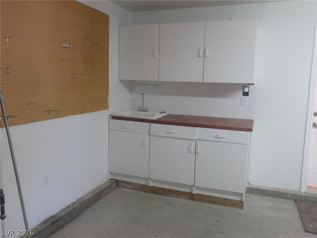 8421 Gillette Avenue - Property Photo 18