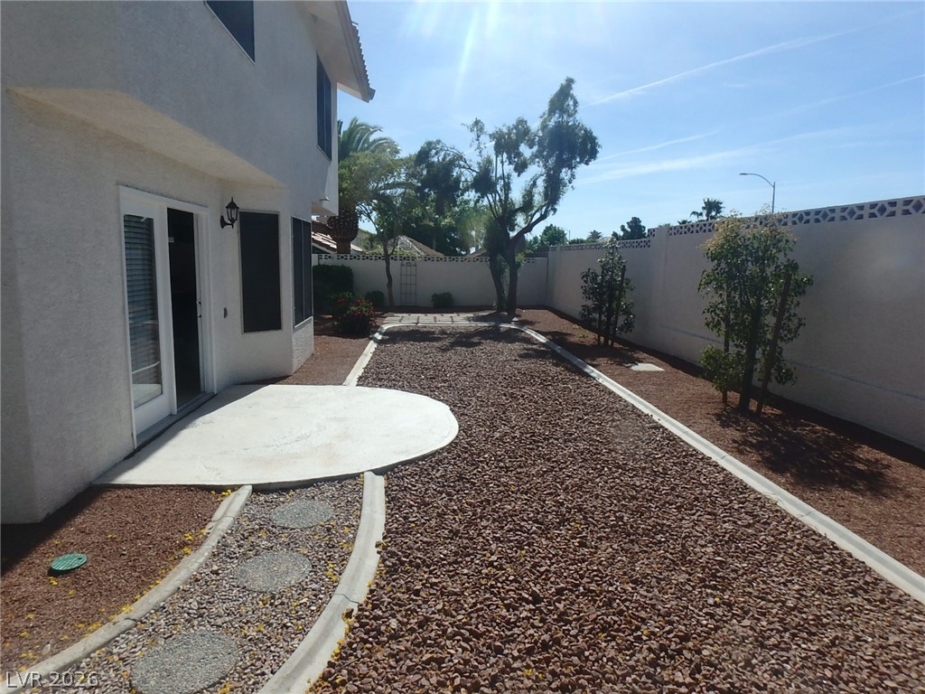 8421 Gillette Avenue - Property Photo 19