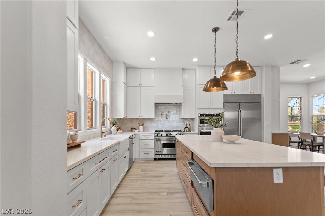10721 Beringer Drive Property Photo 4