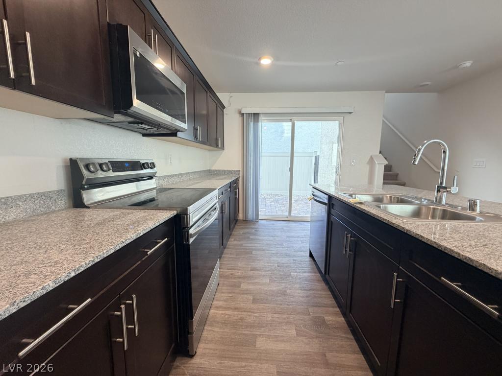 6960 Diamond Blue Street Property Photo 6
