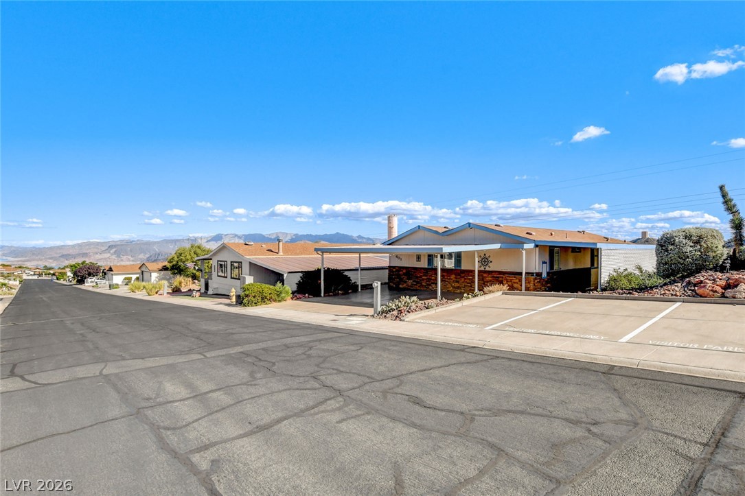 601 Mount Williamson Way Property Photo 2