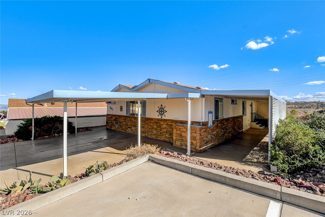 601 Mount Williamson Way Property Photo 3