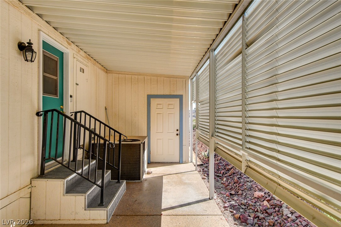 601 Mount Williamson Way Property Photo 9
