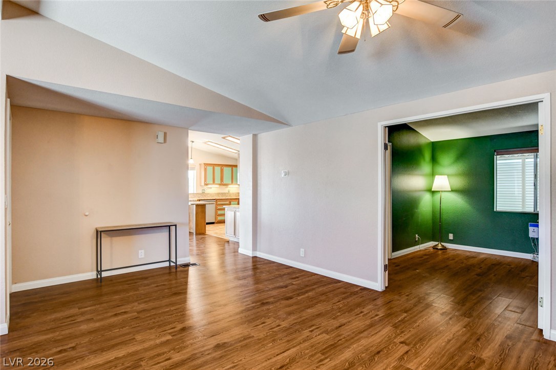 601 Mount Williamson Way Property Photo 25