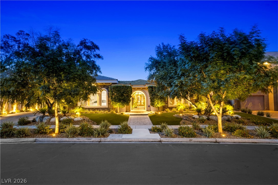 9320 Tournament Canyon Drive Property Photo 1