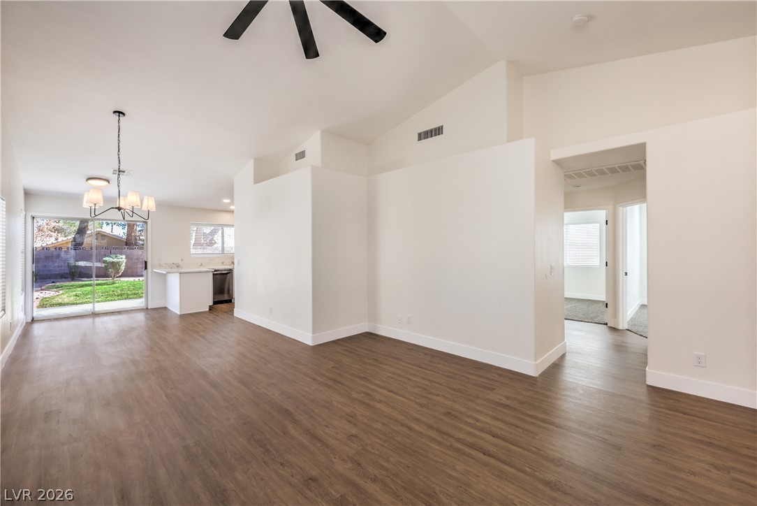 2708 Camphor Tree Street Property Photo 6