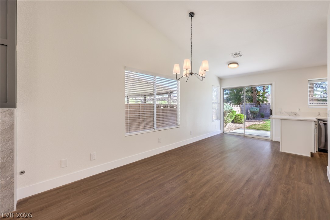 2708 Camphor Tree Street Property Photo 8
