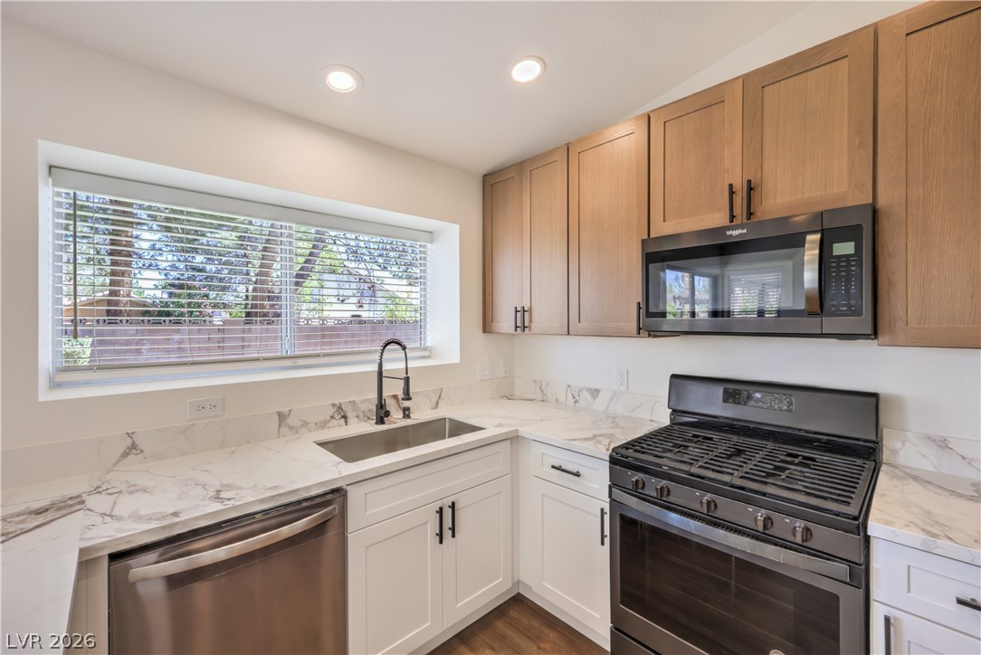 2708 Camphor Tree Street Property Photo 11