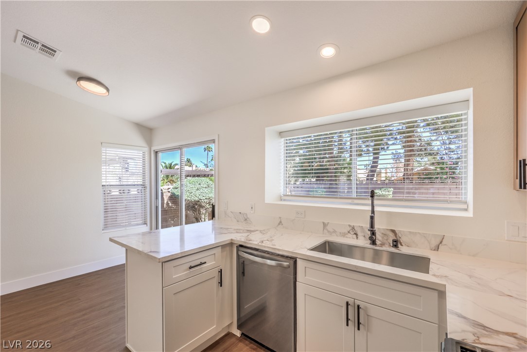 2708 Camphor Tree Street Property Photo 12
