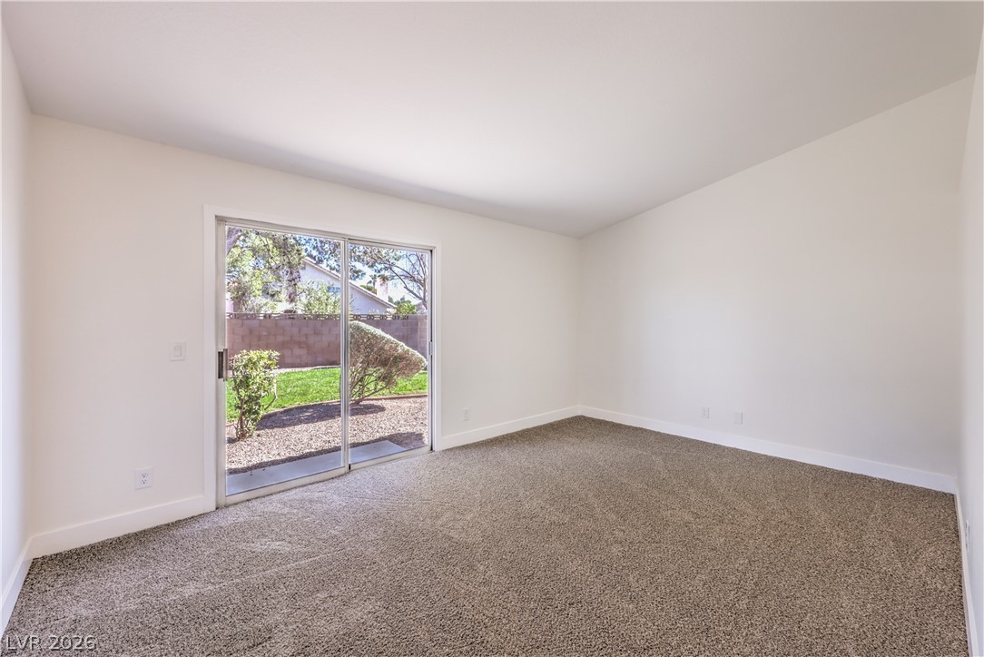 2708 Camphor Tree Street Property Photo 14