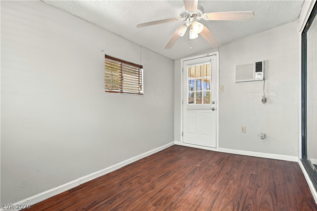 1305 Jackson Avenue Property Photo 8