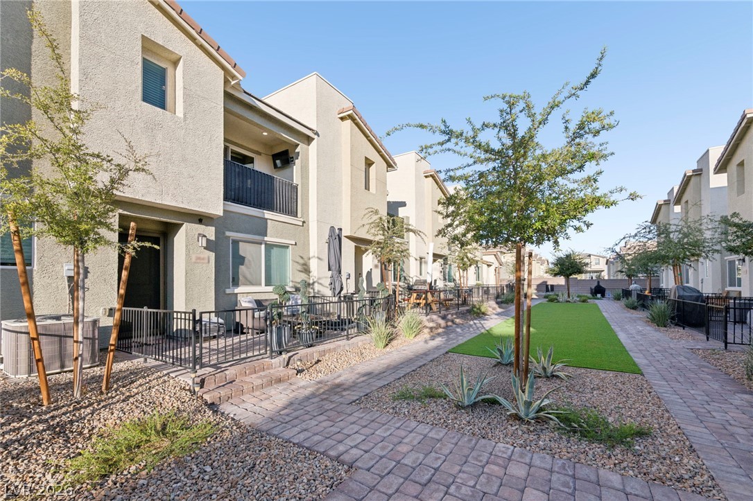 2641 April Green Court Property Photo 2