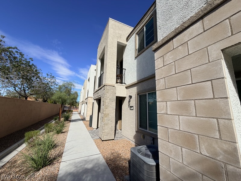 6121 Garden Crest Street Property Photo 1