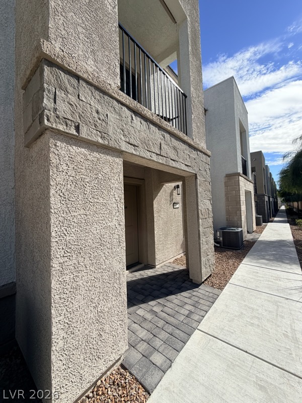 6121 Garden Crest Street Property Photo 2