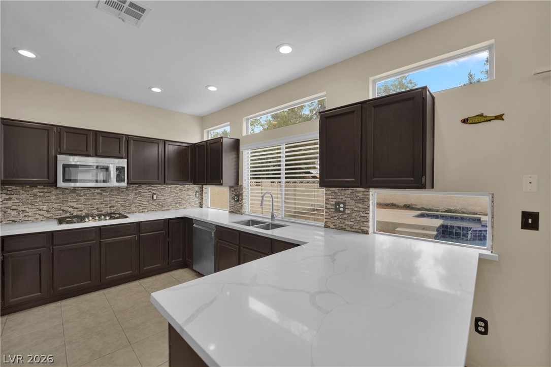 2106 Club Meadows Drive Property Photo 4