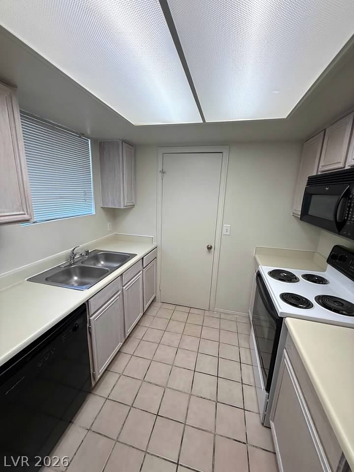5795 Medallion Drive 202 Property Photo 8