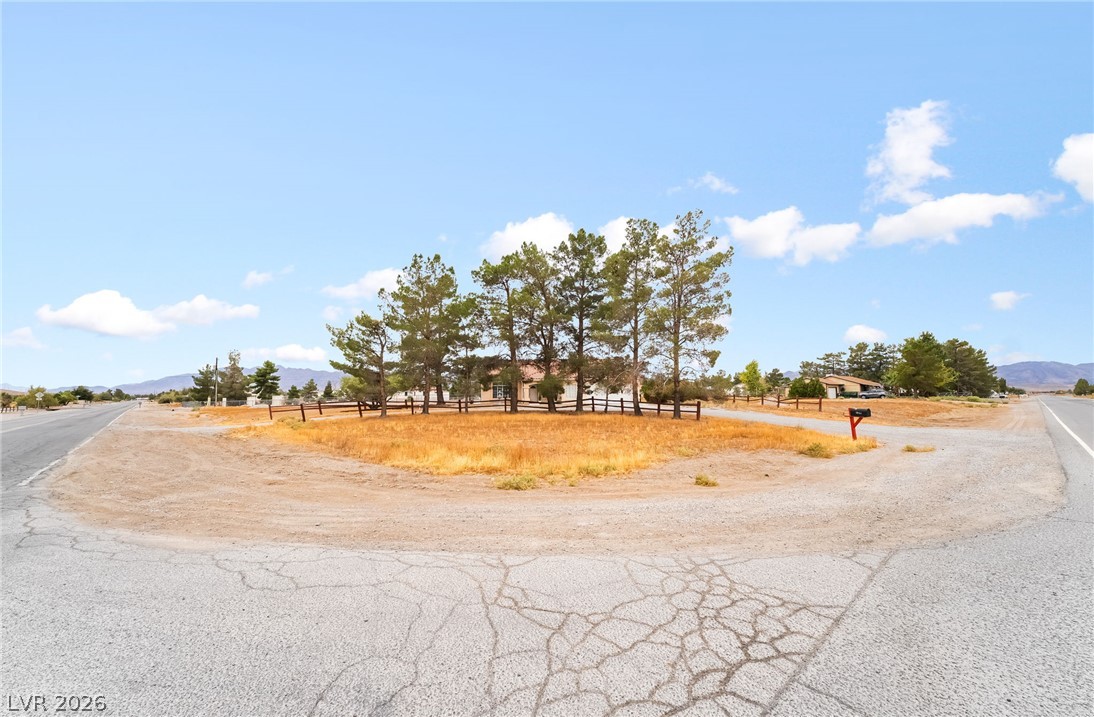 1741 West Calvada Boulevard Property Photo 1