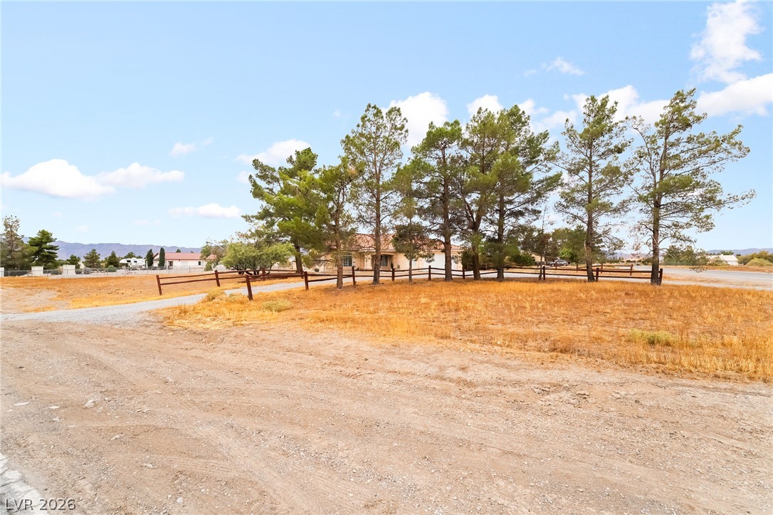 1741 West Calvada Boulevard Property Photo 3