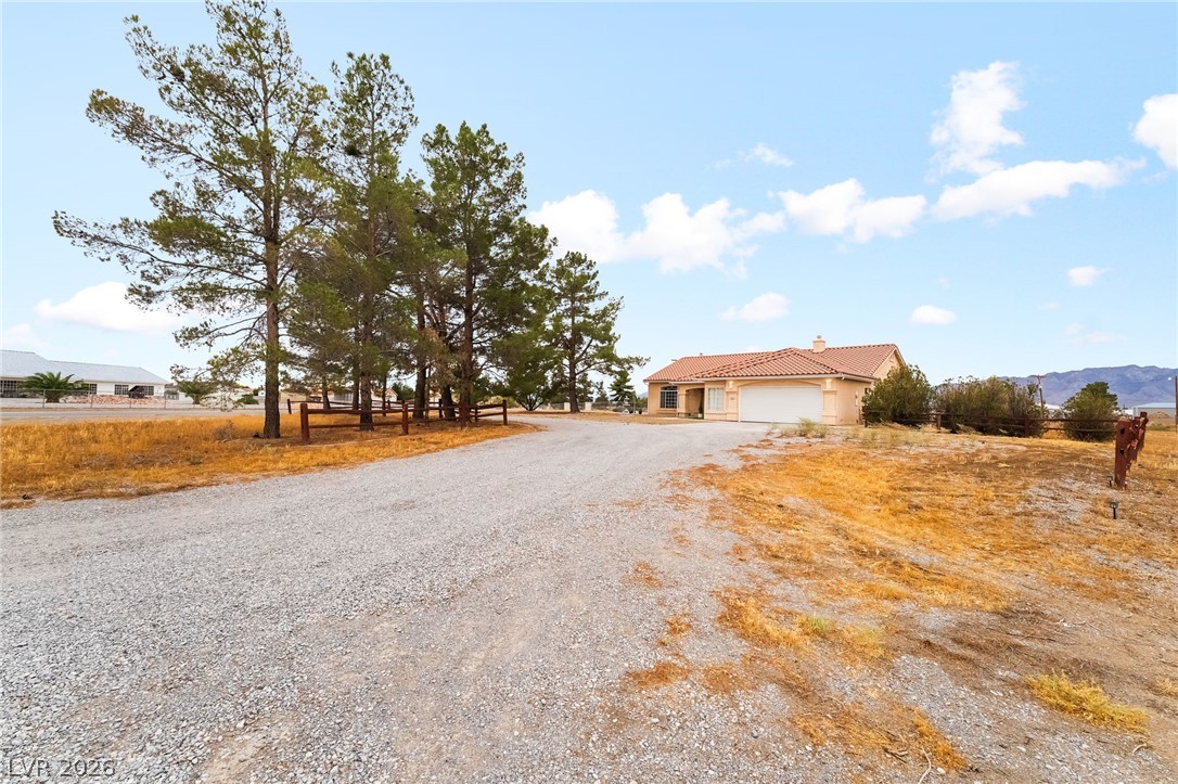 1741 West Calvada Boulevard Property Photo 8