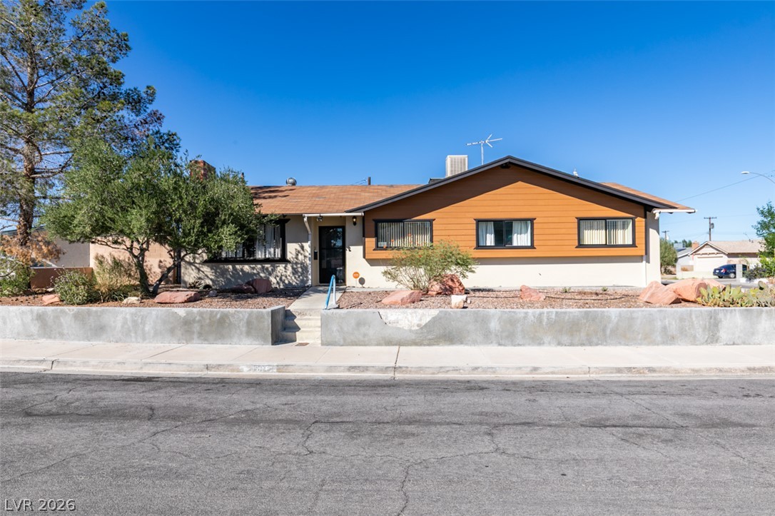 2117 Las Flores Street Property Photo 1