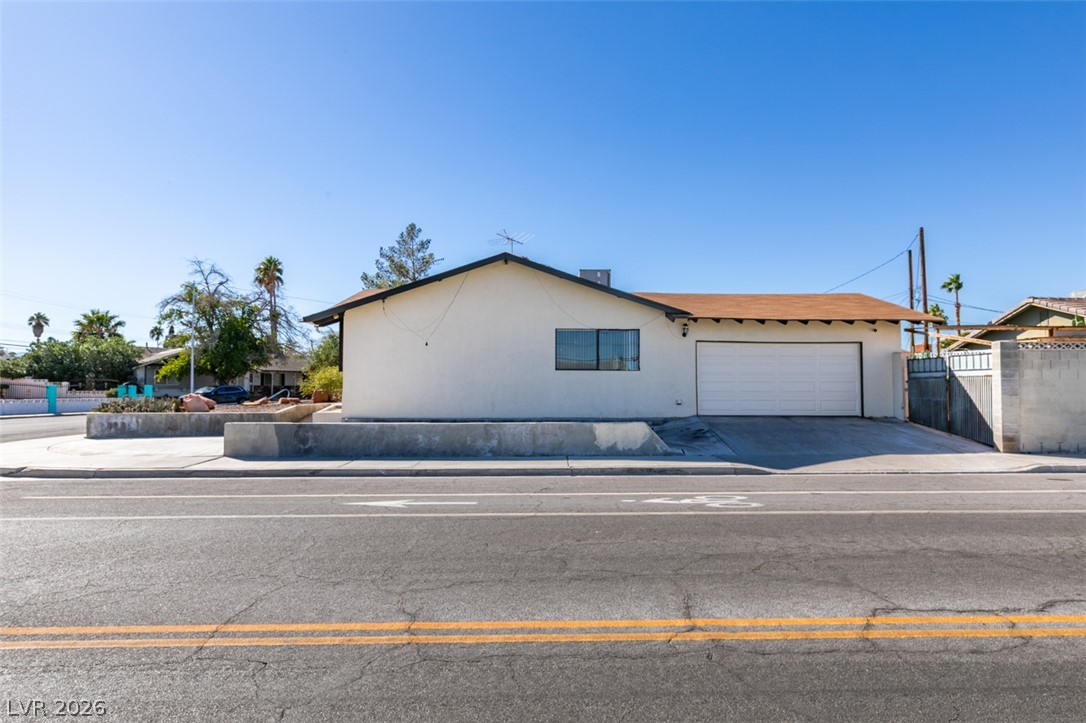 2117 Las Flores Street Property Photo 2