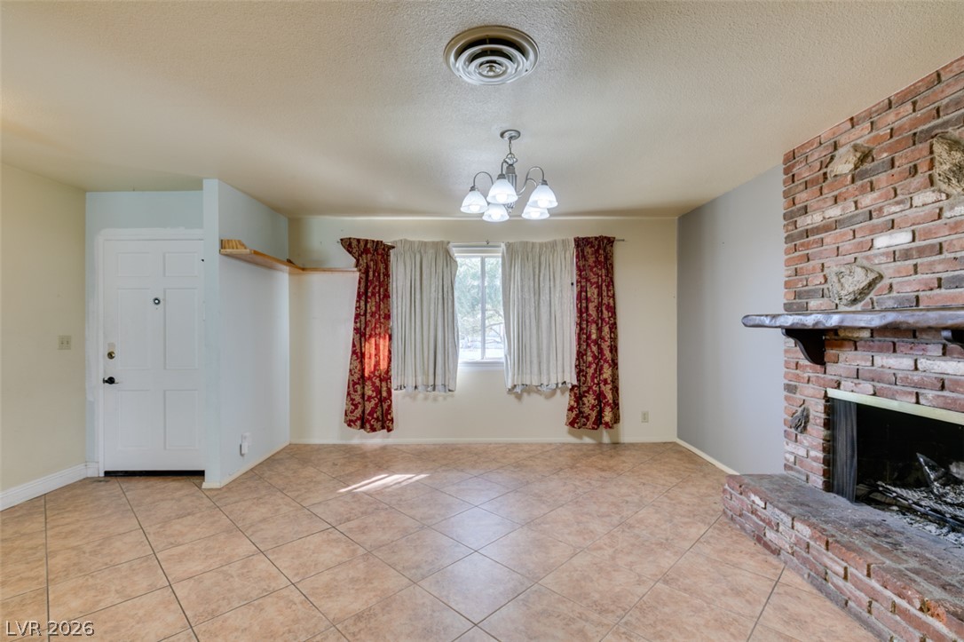 2117 Las Flores Street Property Photo 4
