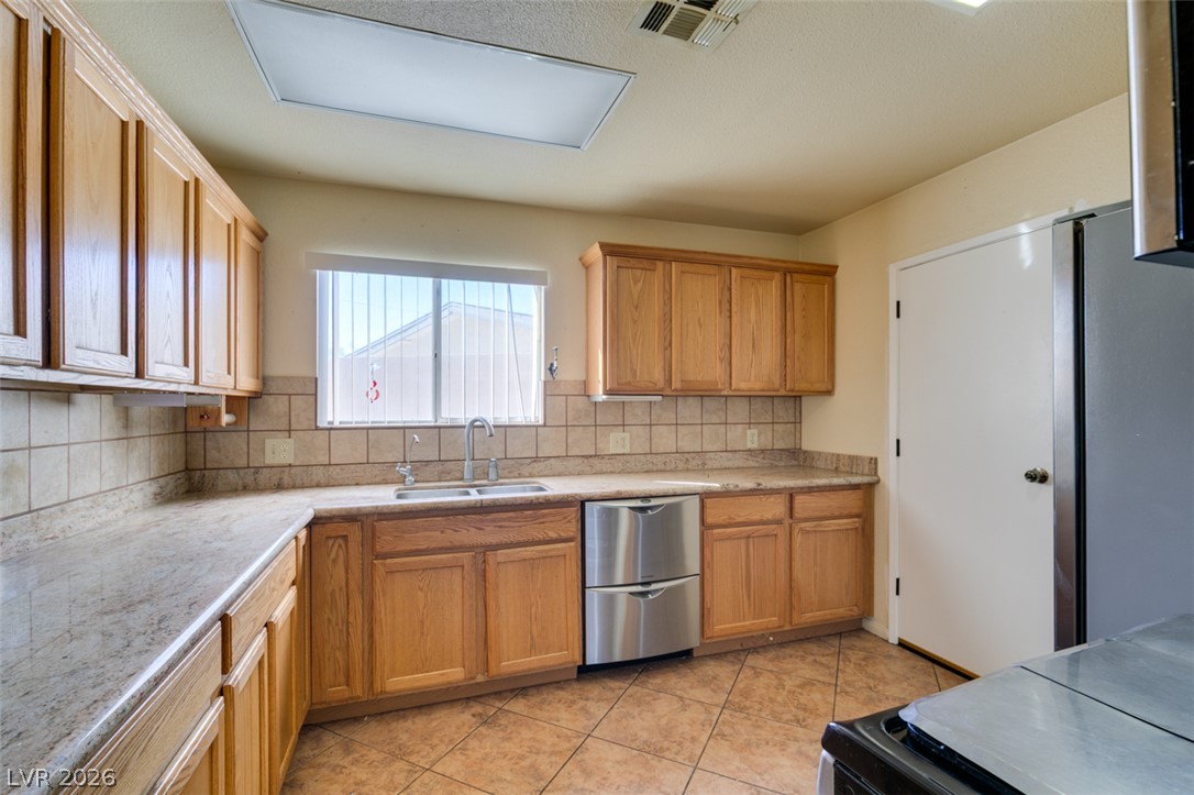 2117 Las Flores Street Property Photo 9
