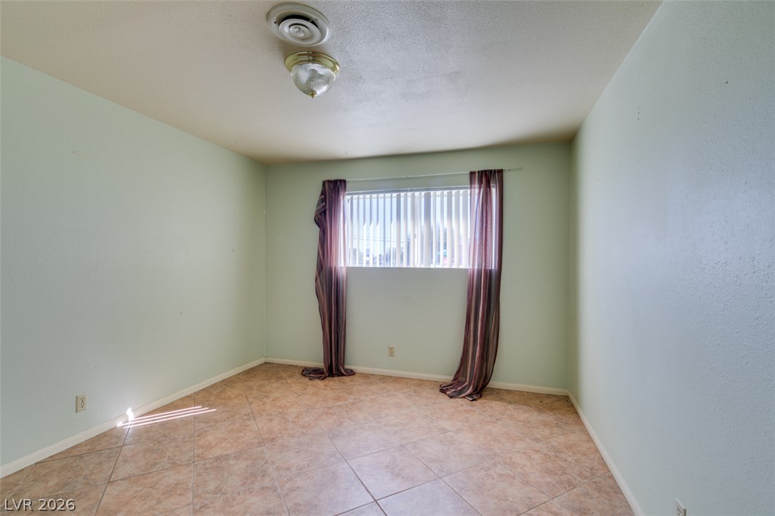 2117 Las Flores Street Property Photo 15