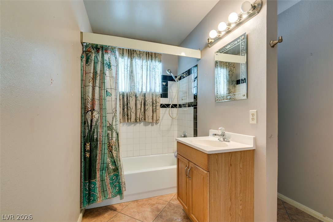 2117 Las Flores Street Property Photo 16