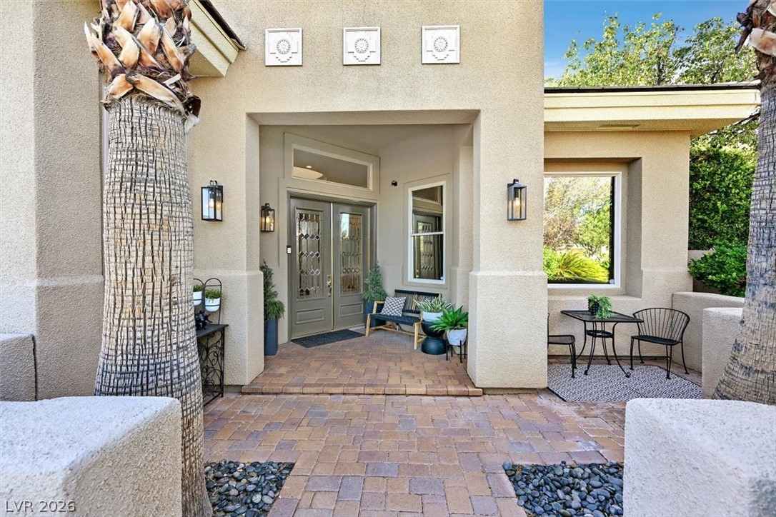 113 Tesoro Drive Property Photo 2