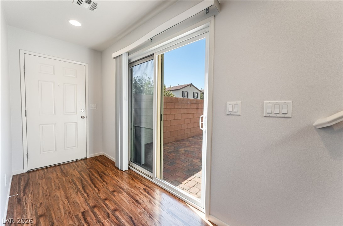10544 Seasonable Drive Property Photo 7