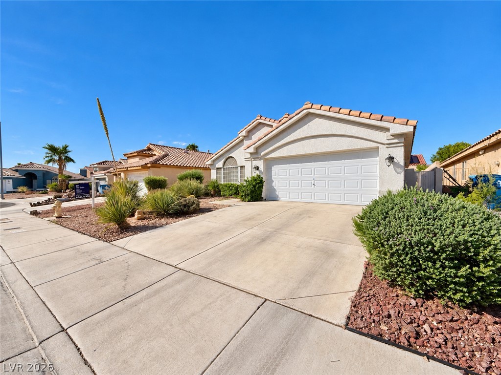 1313 Feather Glen Court Property Photo 2