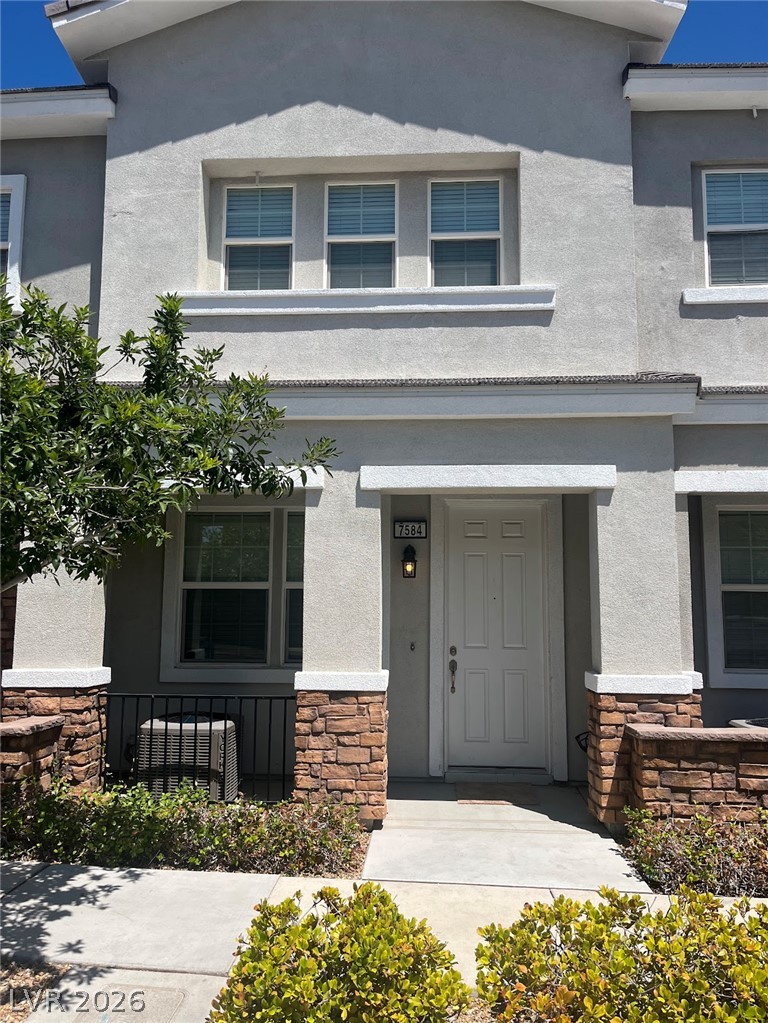 7584 Nicklin Street Property Photo 1
