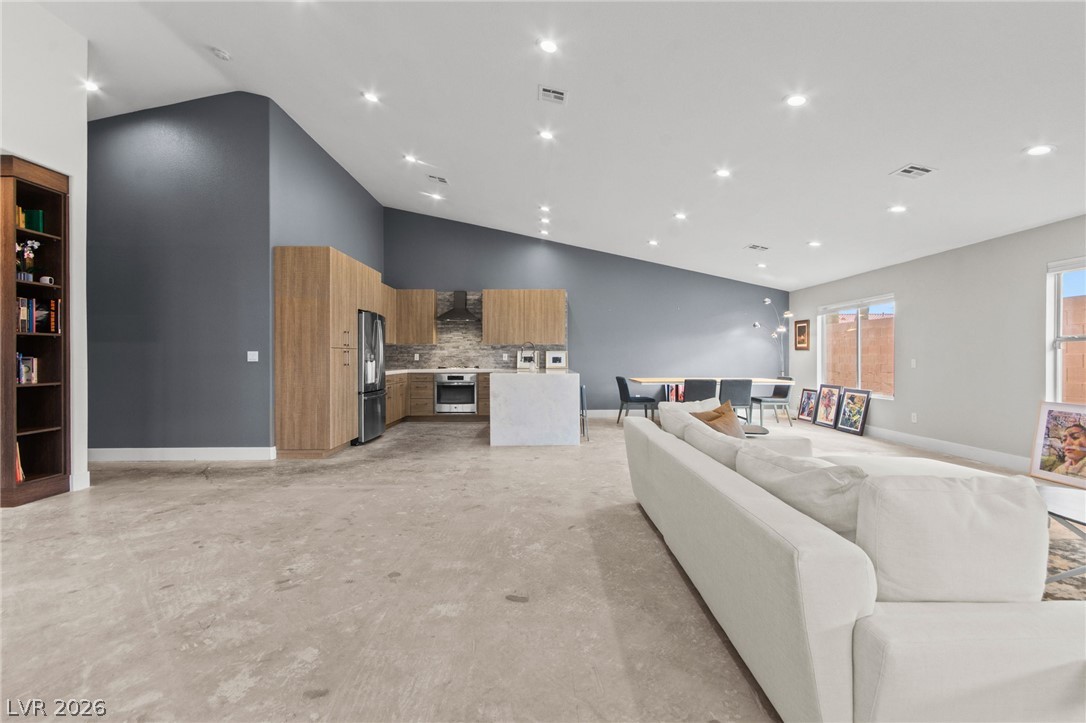 7763 Top Hat Avenue Property Photo 6