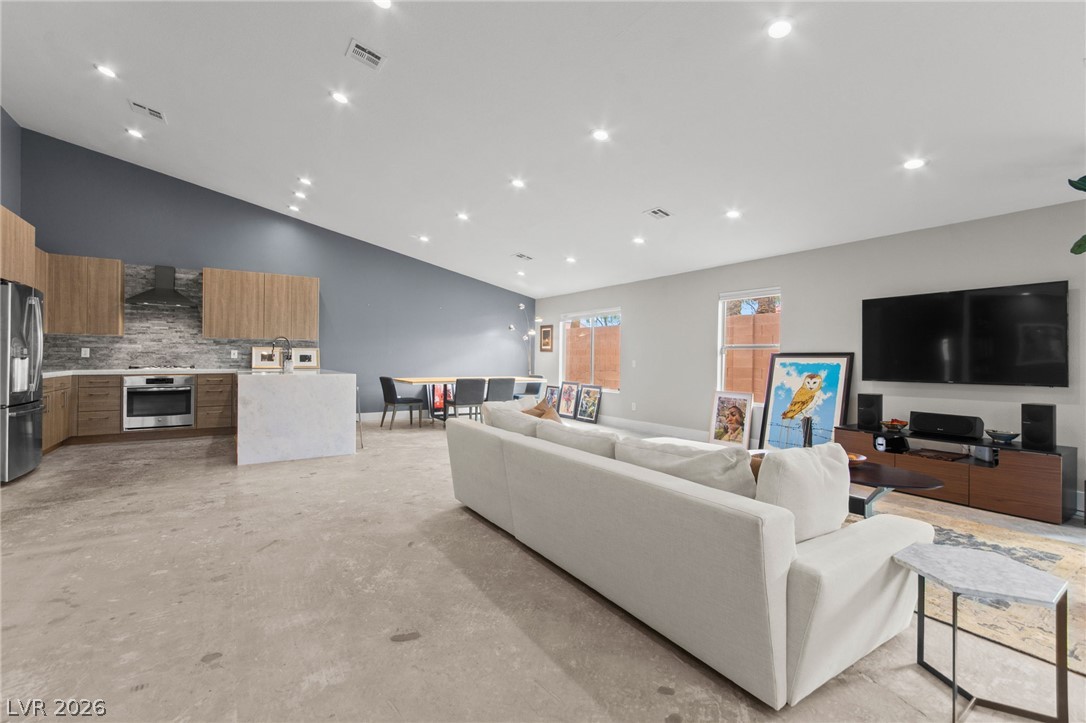 7763 Top Hat Avenue Property Photo 7