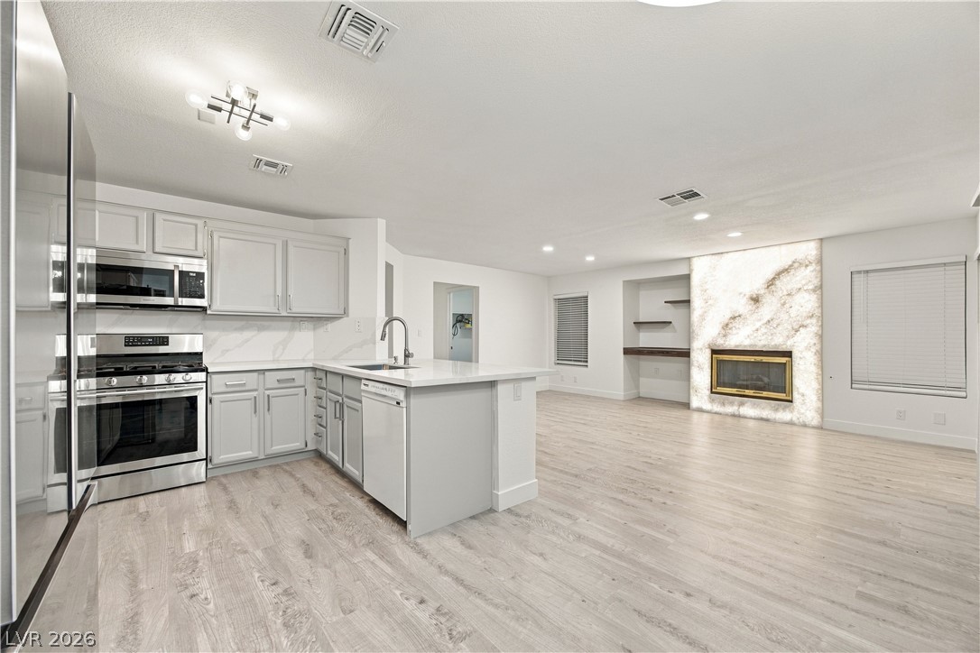 4233 Glass Lantern Drive Property Photo 17